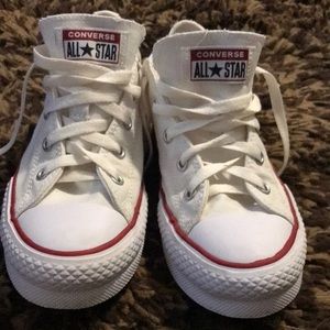 Converse tennis shoes